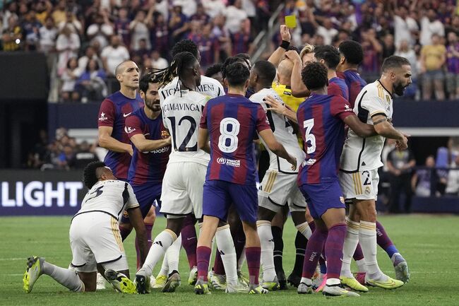 Màn đụng độ Barcelona vs Real Madrid