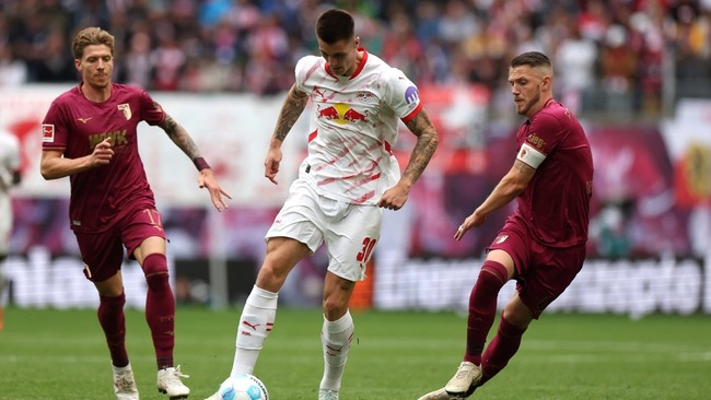 Màn đụng độ Augsburg vs RB Leipzig