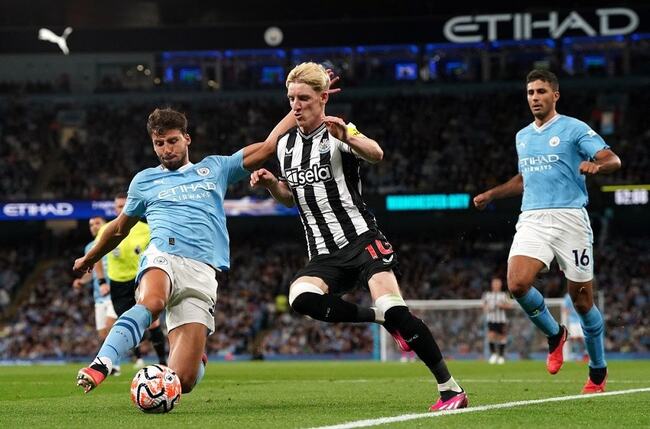 Màn đụng độ Manchester City vs Newcastle United