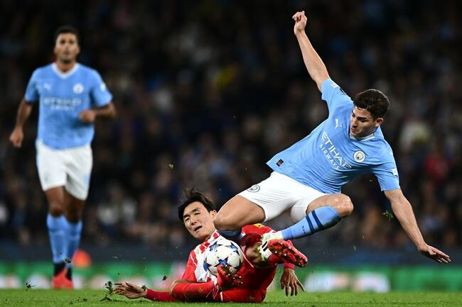 Màn đụng độ Nottingham vs Man City
